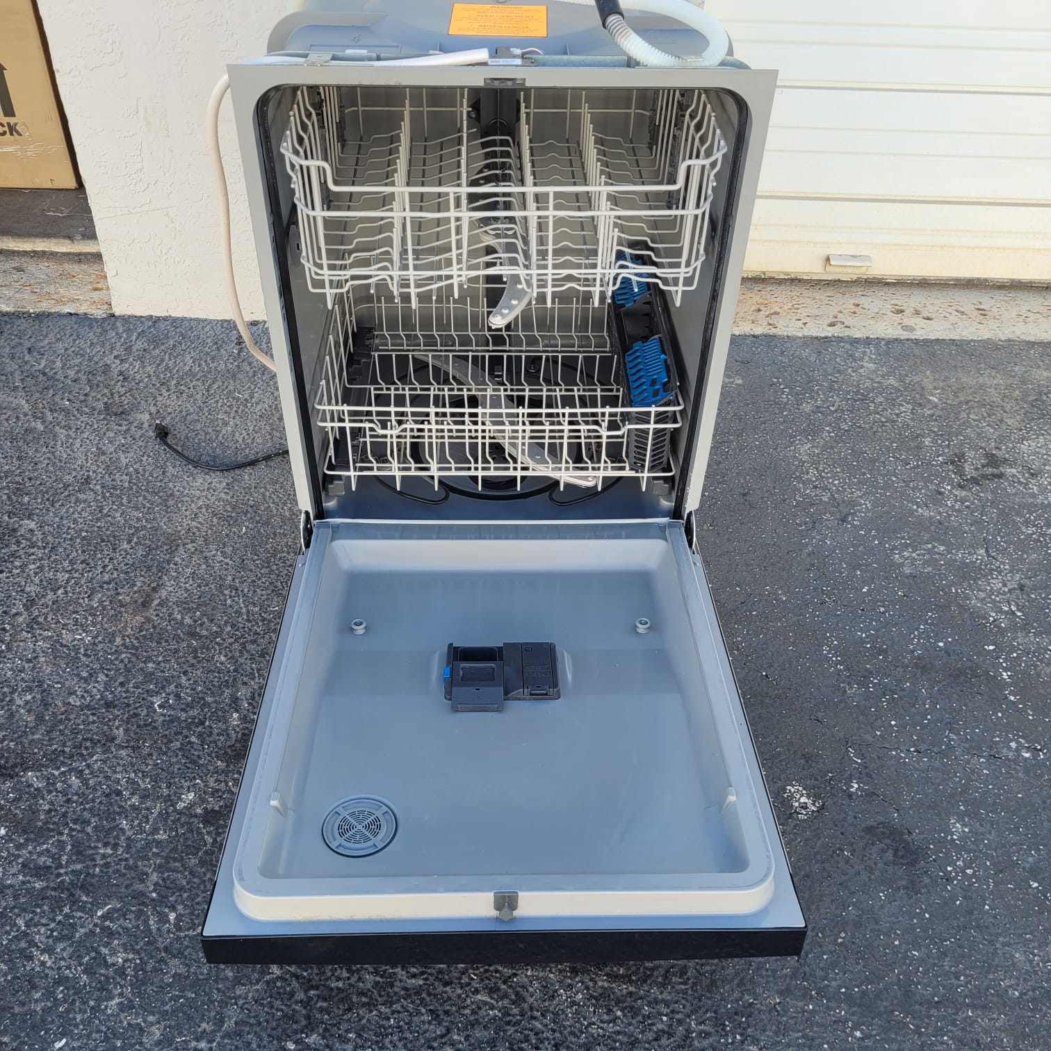 GE Black Stainless Steel Dishwasher GE Black Stainless Steel Dishwasher